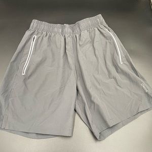Men’s Skora small athletic grey shorts